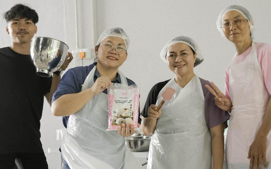 Sorotan suasana Karnival TVET Sarawak di Dewan Suarah Sri Aman petang ini menyerlahkan keterlibatan aktif pengunjung dalam pelbagai aktiviti TVET yang interaktif dan bermanfaat.